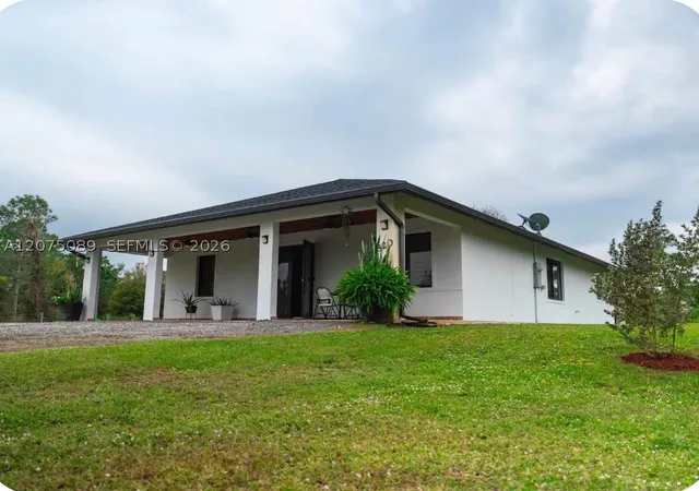 Photo 2 of Single family home for sale at 320 N Palomino St, Clewiston, FL 33440 | MLS# A12075089 | Listing updated on 2026-09-02