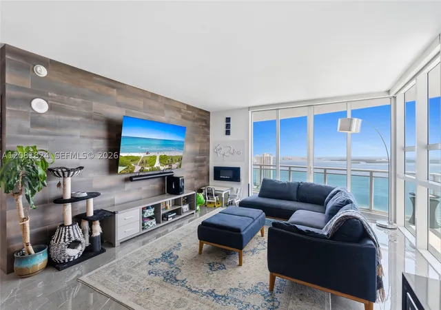 Photo 4 of Condo for sale at 950 Brickell Bay Dr #3111, Miami, FL 33131 | MLS# A12081824 | Listing updated on 2026-09-10