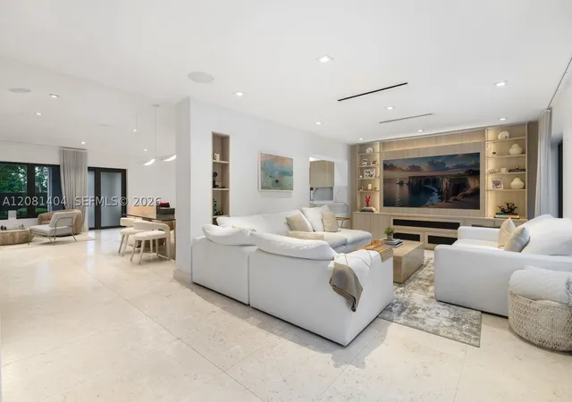Photo 2 of Single family home for sale at 771 Fairway Dr, Miami Beach, FL 33141 | MLS# A12081404 | Listing updated on 2026-09-18