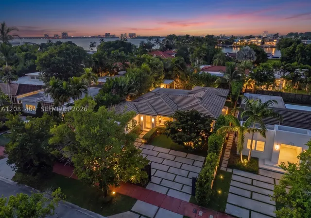 Photo 3 of Single family home for sale at 771 Fairway Dr, Miami Beach, FL 33141 | MLS# A12081404 | Listing updated on 2026-09-18