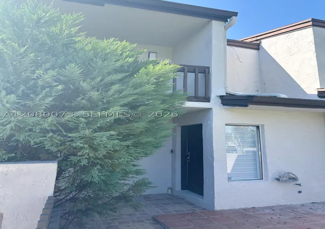 Listing Photo 4 - Condo for sale in building located at 10182 Nw 41St St, Doral, FL 33178 - Unit #100-9