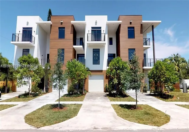 Photo 1 of Multi family home for sale at 1501 N 17th Avenue, Hollywood, FL 33020 | MLS# A12082151 | Listing updated on 2026-09-02