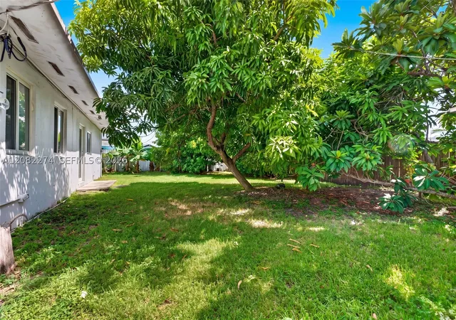 Photo 3 of Single family home for sale at 4105 Sw 116th Avenue, Miami, FL 33165 | MLS# A12082274 | Listing updated on 2026-09-02