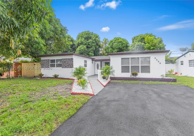 Photo 3 of Single family home for sale at 7320 Shalimar St, Miramar, FL 33023 | MLS# A12082180 | Listing updated on 2026-09-06