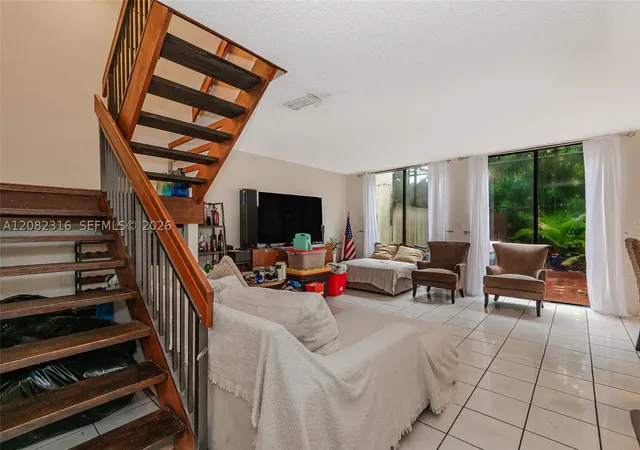 Listing Photo 4 - Condo for sale in building located at 9876 Costa Del Sol Blvd, Doral, FL 33178 - Unit #B-93