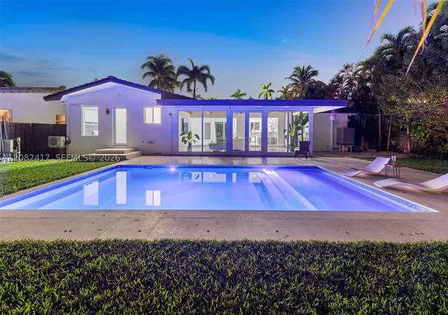 Photo 3 of Single family home for sale at 1025 Washington St, Hollywood, FL 33019 | MLS# A12082417 | Listing updated on 2026-09-03