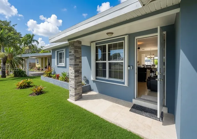 Photo 1 of Single family home for sale at 934 N 32nd Avenue, Hollywood, FL 33021 | MLS# A12082211 | Listing updated on 2026-09-13