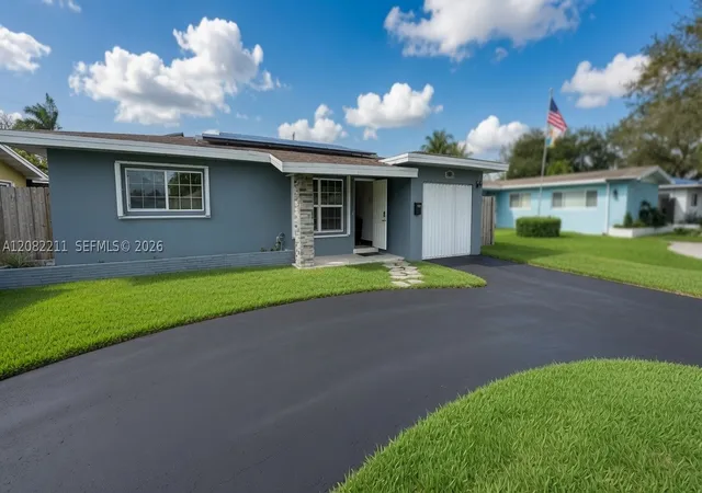 Photo 2 of Single family home for sale at 934 N 32nd Avenue, Hollywood, FL 33021 | MLS# A12082211 | Listing updated on 2026-09-13