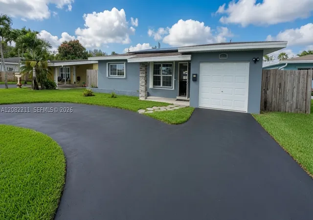 Photo 3 of Single family home for sale at 934 N 32nd Avenue, Hollywood, FL 33021 | MLS# A12082211 | Listing updated on 2026-09-13