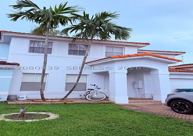 Photo 2 of Townhouse for sale at 4729 Sw 163rd Place, Miami, FL 33185 | MLS# A12080939 | Listing updated on 2026-09-03