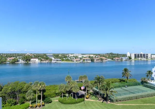 Listing Photo 5 - Condo for sale in building located at 19670 Bch Rd, Tequesta, FL 33469 - Unit #PHB4