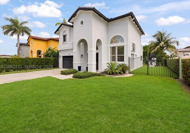 Photo 3 of Single family home for sale at 15931 SW 61st Lane, Miami, FL 33193 | MLS# A12082411 | Listing updated on 2026-09-03