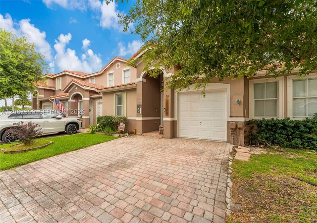Photo 3 of Townhouse for sale at 27293 Sw 138th Path, Homestead, FL 33032 | MLS# A12082350 | Listing updated on 2026-09-18