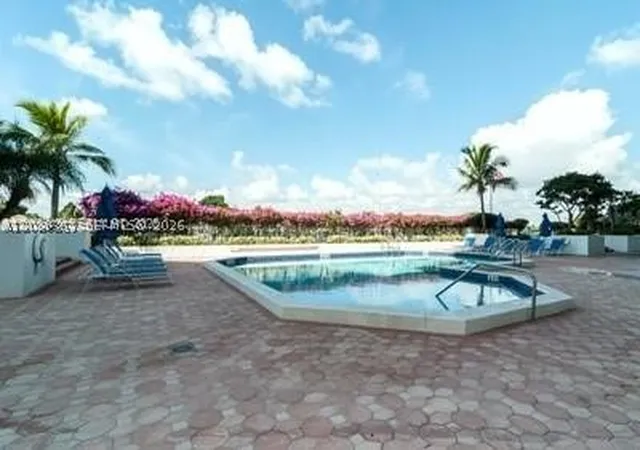 Photo 4 of Condo for sale at 5700 Collins Ave #8M, Miami Beach, FL 33140 | MLS# A12080367 | Listing updated on 2026-09-03