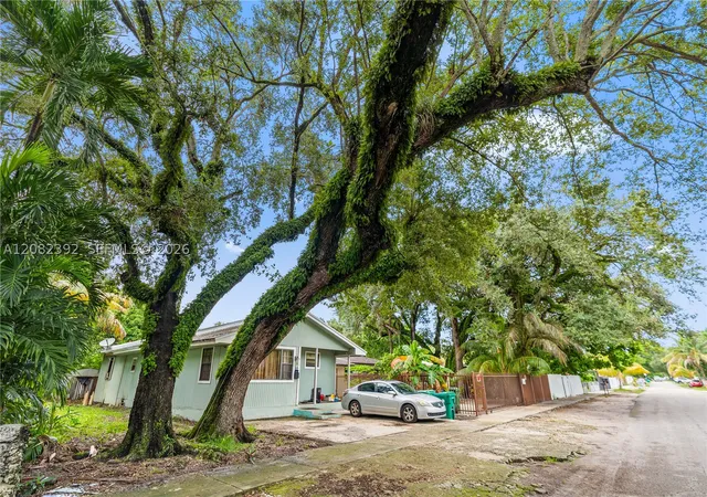 Photo 3 of Sale Pending at 1885 NW 113th Terrace, Miami, FL 33167 | MLS# A12082392 | Listing updated on 2026-09-22