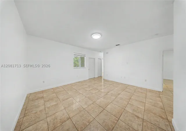 Listing Photo 4 - Condo for sale in building located at 2630 Ne 3Rd Dr, Homestead, FL 33033 - Unit #202