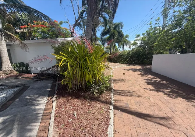 Photo 1 of Single family home for sale at 1524 Ne 18th Avenue, Fort Lauderdale, FL 33304 | MLS# A12082639 | Listing updated on 2026-09-16