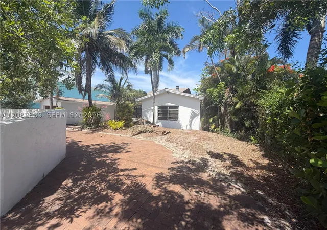 Photo 3 of Single family home for sale at 1524 NE 18th Avenue, Fort Lauderdale, FL 33304 | MLS# A12082639 | Listing updated on 2026-09-16