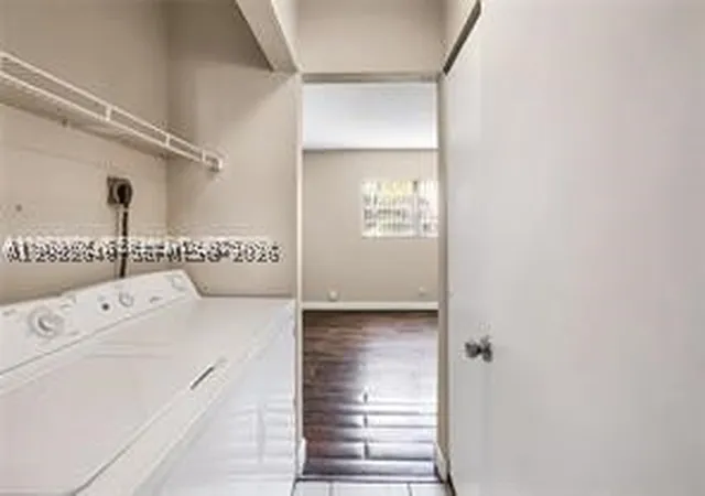 Listing Photo 5 - Condo for sale in building located at 4841 Nw 9Th Dr, Plantation, FL 33317 - Unit #4841