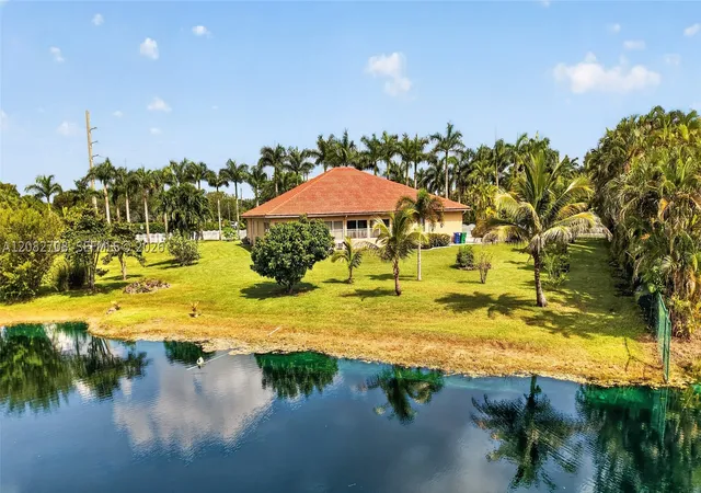 Photo 3 of Single family home for sale at 6110 SW 190th Avenue, Southwest Ranches, FL 33332 | MLS# A12082708 | Listing updated on 2026-09-03