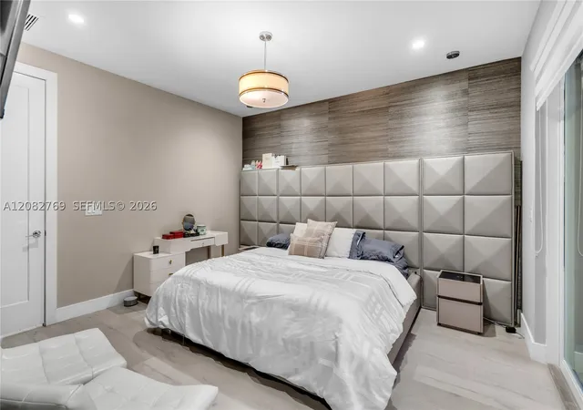 Photo 4 of Single family home for sale at 10545 NW 63rd Terrace, Doral, FL 33178 | MLS# A12082769 | Listing updated on 2026-09-03