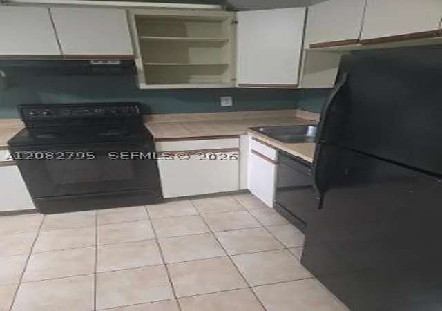 Photo 4 of Townhouse for sale at 3313 S Carambola Cir #2401, Coconut Creek, FL 33066 | MLS# A12082795 | Listing updated on 2026-09-15