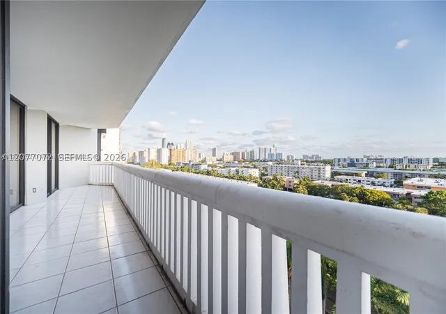 Photo 3 of Condo for sale at 2000 Island Blvd #908, Aventura, FL 33160 | MLS# A12077072 | Listing updated on 2026-09-03