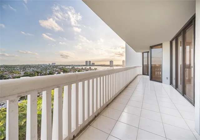 Photo 4 of Condo for sale at 2000 Island Blvd #908, Aventura, FL 33160 | MLS# A12077072 | Listing updated on 2026-09-03