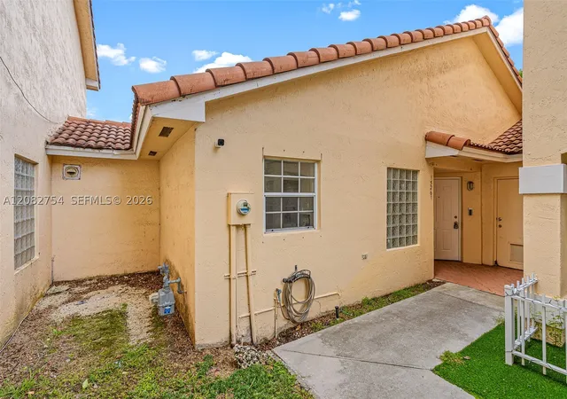 Photo 3 of Sale Pending at 15261 Sw 111th Street, Miami, FL 33196 | MLS# A12082754 | Listing updated on 2026-09-26