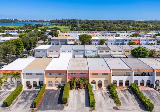 Photo 4 of Townhouse for sale at 6965 W 2nd Way, Hialeah, FL 33014 | MLS# A12081725 | Listing updated on 2026-09-04