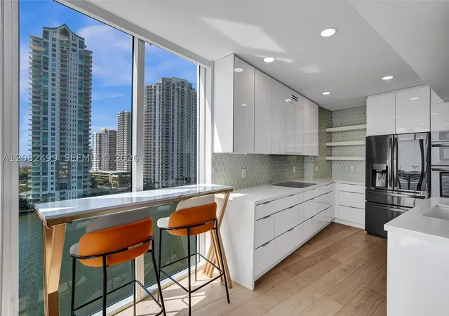Photo 3 of Condo for sale at 325 S Biscayne Blvd #1423, Miami, FL 33131 | MLS# A12082499 | Listing updated on 2026-09-04