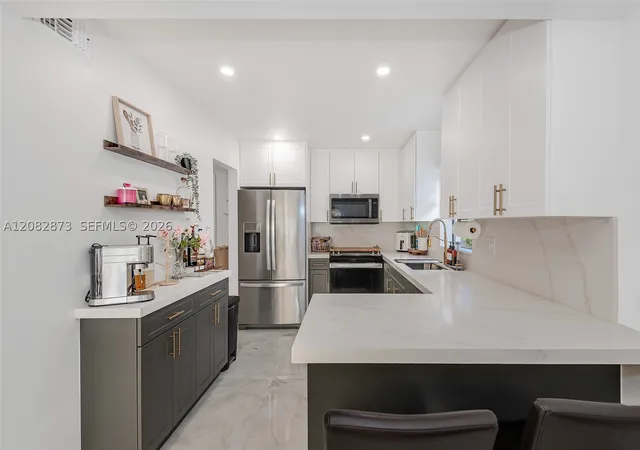 Photo 4 of Townhouse for sale at 7101 SW 113th Avenue, Miami, FL 33173 | MLS# A12082873 | Listing updated on 2026-09-14