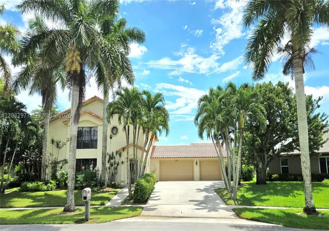 Photo 1 of Single family home for sale at 12724 Westport Cir, Wellington, FL 33414 | MLS# A12082977 | Listing updated on 2026-09-04