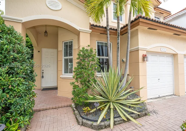 Photo 3 of Townhouse for sale at 7670 Nw 113th Path, Doral, FL 33178 | MLS# A12082181 | Listing updated on 2026-09-30