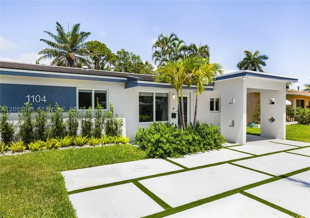 Photo 2 of Single family home for sale at 1104 N 13th Terrace, Hollywood, FL 33019 | MLS# A12083063 | Listing updated on 2026-09-22