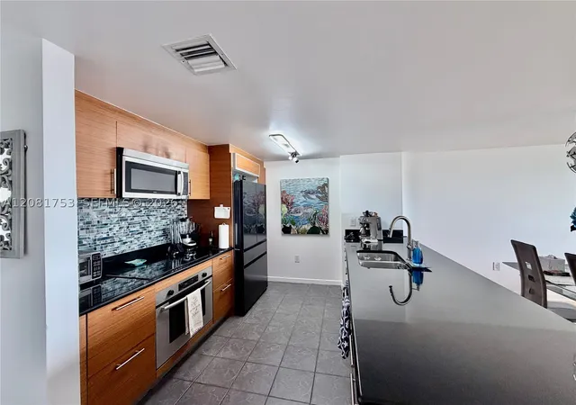 Photo 3 of Condo for sale at 50 Biscayne Blvd #3211, Miami, FL 33132 | MLS# A12081753 | Listing updated on 2026-09-10