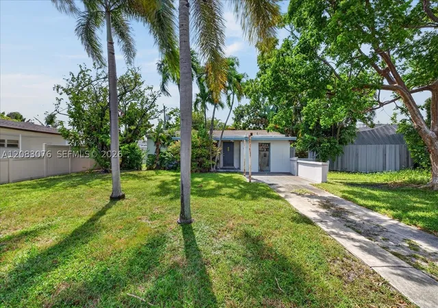Photo 1 of Single family home for sale at 5619 Ne 6th Avenue, Oakland Park, FL 33334 | MLS# A12083076 | Listing updated on 2026-09-04