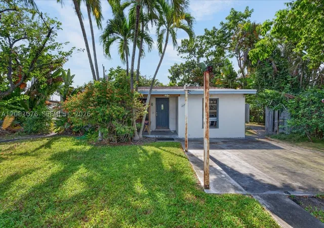 Photo 2 of Single family home for sale at 5619 Ne 6th Avenue, Oakland Park, FL 33334 | MLS# A12083076 | Listing updated on 2026-09-04