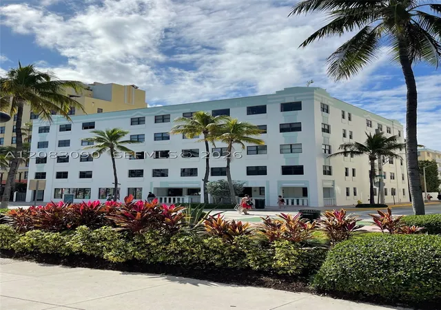 Listing Photo 5 - Condo for sale in building located at 1390 Ocean Dr, Miami, FL 33139 - Unit #201