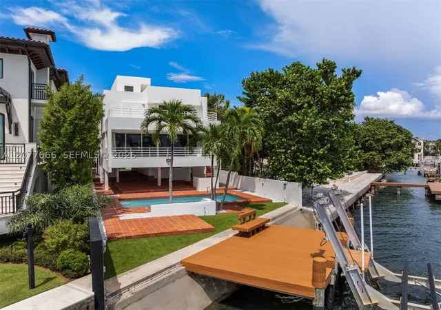 Photo 1 of Sale Pending at 3499 N Prospect Dr, Miami, FL 33133 | MLS# A12077666 | Listing updated on 2026-09-17