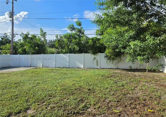 Photo 3 of Single family home for sale at 6409 Franklin St, Hollywood, FL 33024 | MLS# A12082642 | Listing updated on 2026-09-04