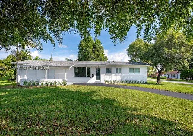 Photo 1 of Single family home for sale at 10441 Sw 46th Terrace, Miami, FL 33165 | MLS# A12082978 | Listing updated on 2026-10-06