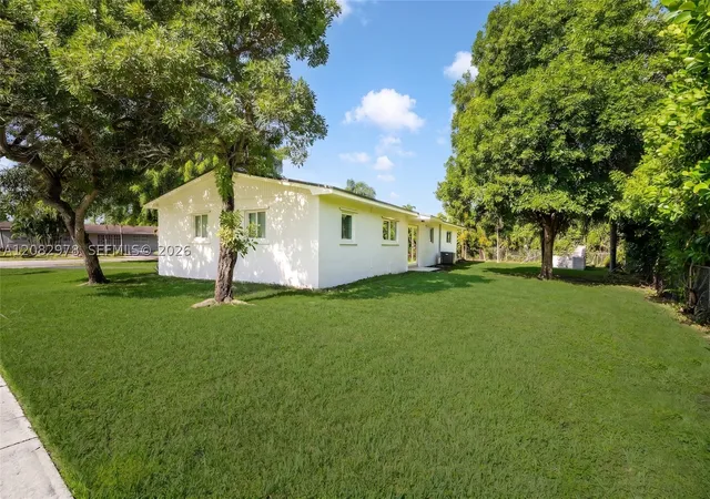 Photo 2 of Single family home for sale at 10441 Sw 46th Terrace, Miami, FL 33165 | MLS# A12082978 | Listing updated on 2026-10-06