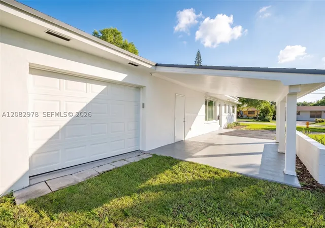 Photo 3 of Single family home for sale at 10441 Sw 46th Terrace, Miami, FL 33165 | MLS# A12082978 | Listing updated on 2026-10-06