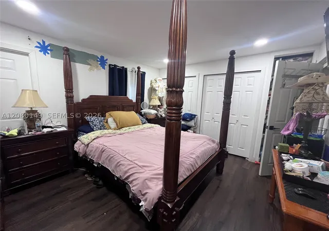 Photo 4 of Manufactured home for sale at 19900 NW 37th Avenue, Miami Gardens, FL 33056 | MLS# A12080149 | Listing updated on 2026-09-15