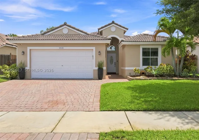 Photo 3 of Single family home for sale at 1521 Sw 194th Terrace, Pembroke Pines, FL 33029 | MLS# A12081617 | Listing updated on 2026-09-05