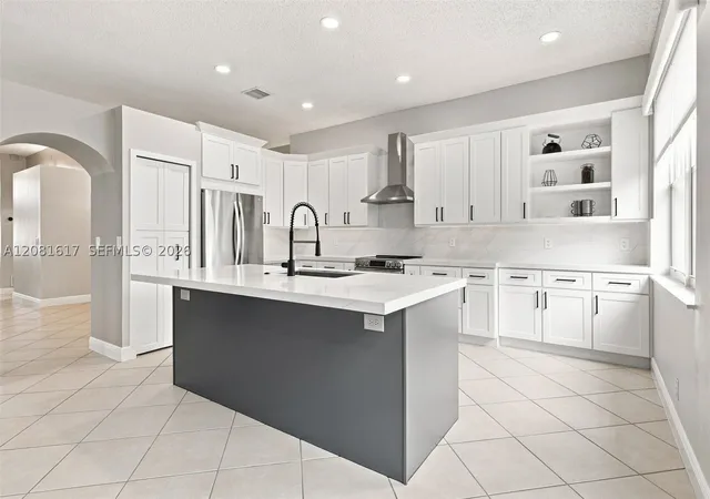 Photo 3 of Single family home for sale at 1521 SW 194th Terrace, Pembroke Pines, FL 33029 | MLS# A12081617 | Listing updated on 2026-09-05