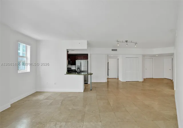 Listing Photo 4 - Condo for sale in Downtown Dadeland located at 7275 Sw 90Th St, Miami, FL 33156 - Unit #C410