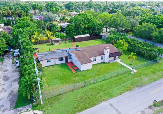 Photo 4 of Single family home for sale at 141 NE 14th Street, Homestead, FL 33030 | MLS# A12081974 | Listing updated on 2026-09-04