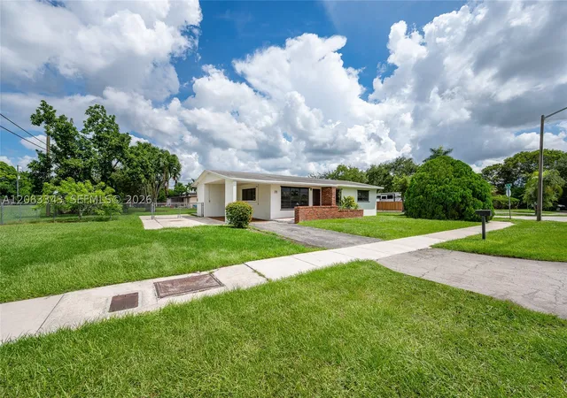 Photo 2 of Single family home for sale at 955 Nw 15th Street, Homestead, FL 33030 | MLS# A12083343 | Listing updated on 2026-09-04